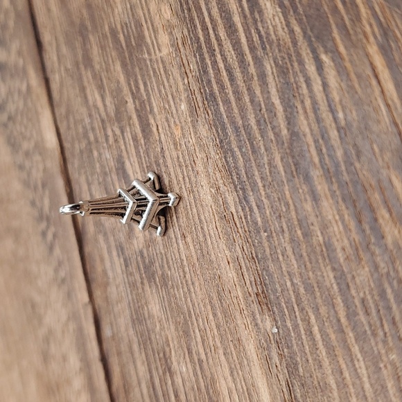 P135 eiffel tower Paris pendant charm - Picture 1 of 3